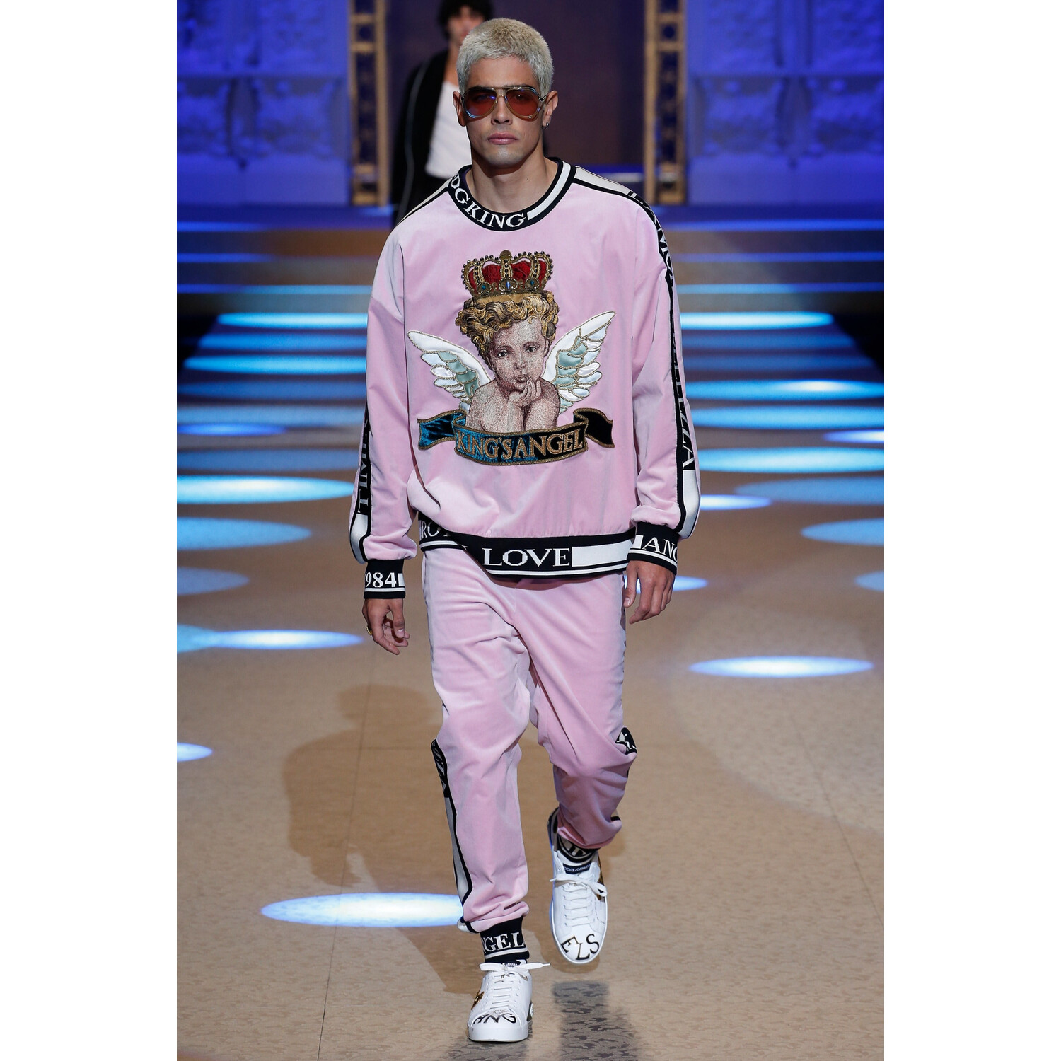 Фото Dolce & Gabbana FALL 2018 MENSWEAR Milan MFW коллекция Дорльче Габбана осень 2018 мужская неделя моды в Милане Mainstyles